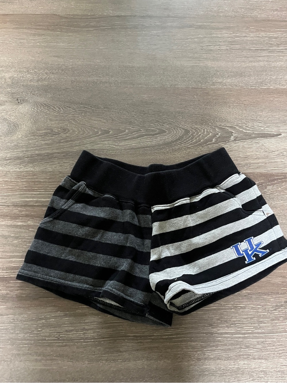 Colosseum Black & Gray Striped Girls' Athletic Shorts